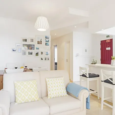 Ajuda Ii By An Island Apartment *